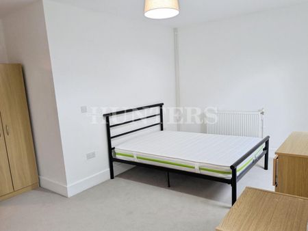 2 bedroom Flat To Let Total Size: 1055 SQ FT - Photo 5