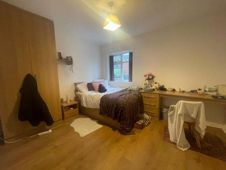 5 bedroom terraced house to rent - Photo 5