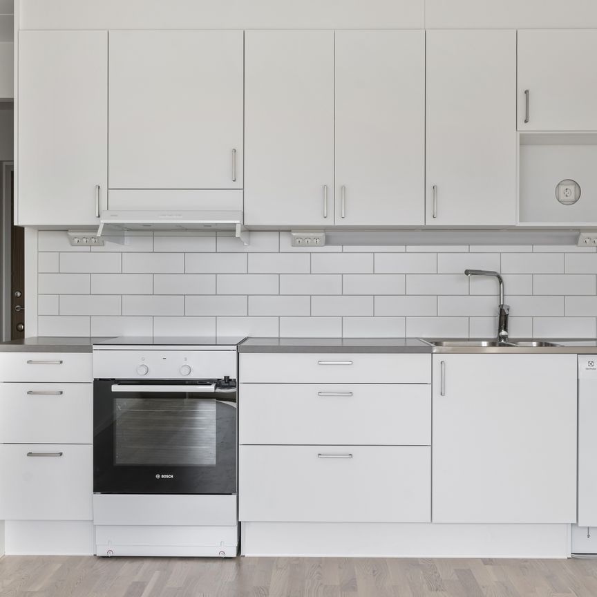 Åkare Engströms väg 19 - Photo 1