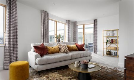 Latheram House, GL50 - Photo 3