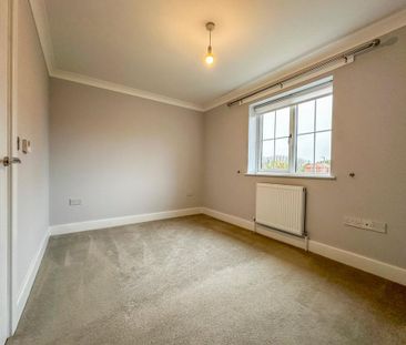 2 bedroom end of terrace house to rent - Photo 2