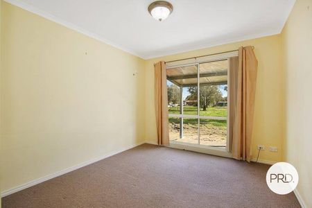 TIDY 3 BEDROOM HOME! - Photo 5