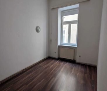 Top 11 - Günstige 2,5-Zimmer-Altbau Wohnung mit guter Raumaufteilun... - Foto 1