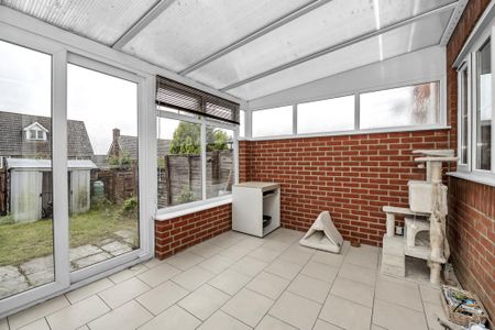 2 bedroom terraced house to rent - Photo 4