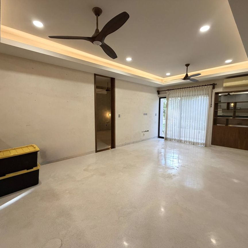 Departamento en PLANTA BAJA, de 3 recámaras, cuarto de servicio, en OMH. - Photo 1