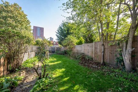 4 bedroom terraced house to rent - Photo 2