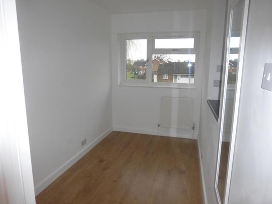 3 bedroom end of terrace house to rent - Photo 1