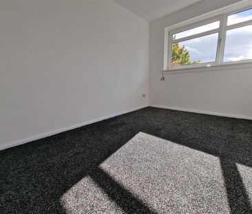 4 bedroom terraced house to rent - Photo 4