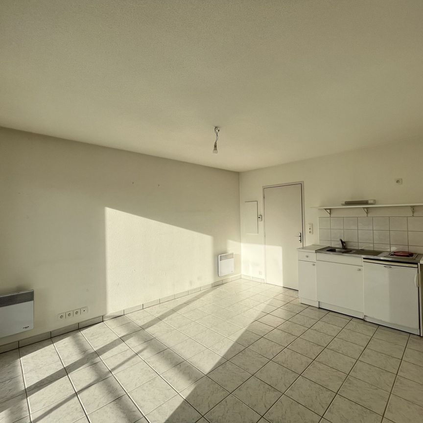 Location Appartement 1 pièce 23m² ONET LE CHATEAU 12850 - Photo 1