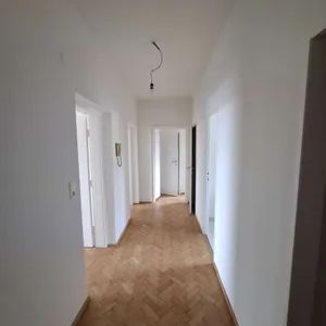 Exklusives Wohnen in Döbling: 132 m² Traumwohnung mit 3 Balkonen & Kamin! - Photo 2