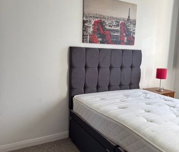 1 Bed Flat, Tippett Rise, RG2 - Photo 5