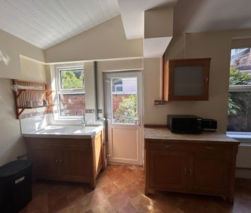 1 bedroom in a house share to rent - Photo 5