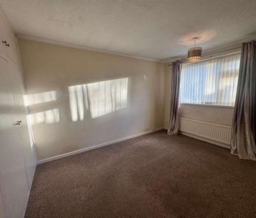 West Croft, Wyke, Bradford, BD12 - Photo 3