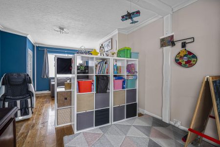 3 bedroom semi-detached house to rent - Photo 2