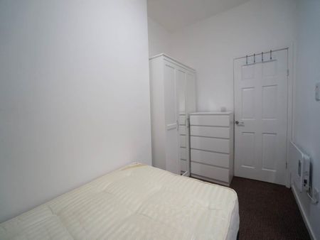 Apartment 1, 55 High Street - Photo 2