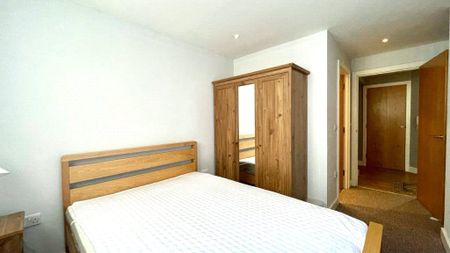 2 bedroom Flat in Projection West, Reading - Photo 3