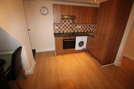 3 bedroom flat to rent - Photo 4