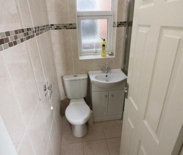 4 bedroom terraced house to rent - Photo 5