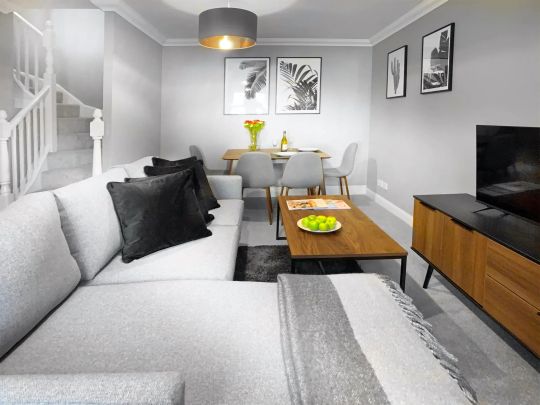 2 Bed, House - Photo 1