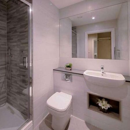 Petersfield Avenue, Slough, SL2 - Photo 4