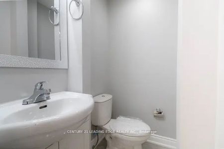 For Lease - 5595 WESLEY Place, Niagara Falls, Ontario - Photo 4