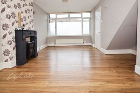 2 bedroom end of terrace house to rent - Photo 2