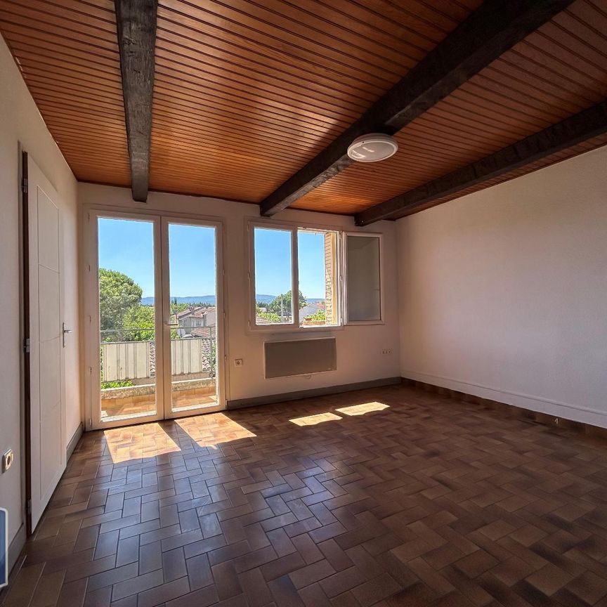 Location Appartement 3 pièces 43m² CARPENTRAS 84200 - Photo 1