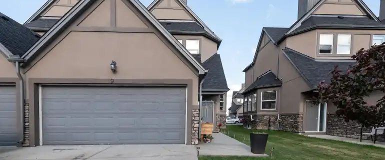 Executive duplex | 38 - 1720 Garnett Point Northwest, Edmonton - Photo 1