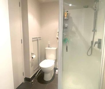 Soho Central Living! - Photo 4