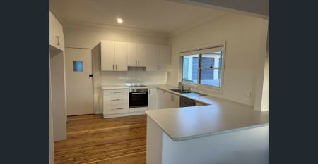 Panoramic Views & Spacious Living - Photo 4