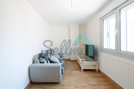 Piso de alquiler en Luxemburgo, HUCA - La Cadellada - Photo 3