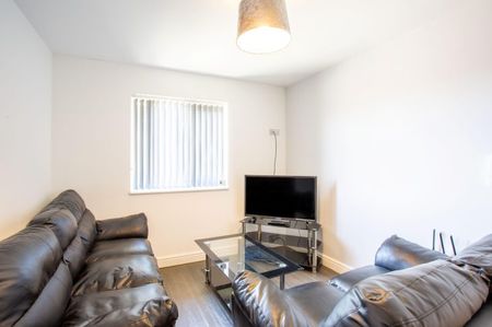 Flat 1, 2 White Ridge Court - Photo 4