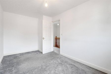 3 bedroom terraced house to rent - Photo 3