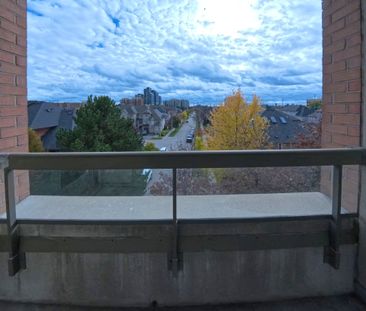 For Lease - 19 Northern Heights Drive Unit# 413, Richmond Hill, Ont... - Photo 2