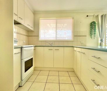 Comfortable Family Home With Great Shedding! - Photo 3