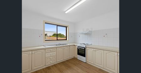 Low-maintenance living - Bills included - Photo 3