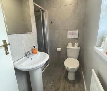 53 Haypark Avenue, Belfast, BT7 3FE - Photo 6