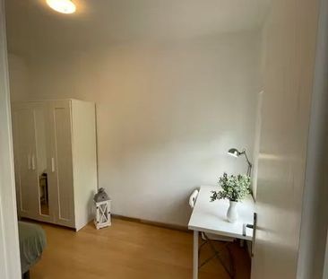 Calle Gonzalo de Berceo, Sevilla, Andalusia 41010 - Foto 3