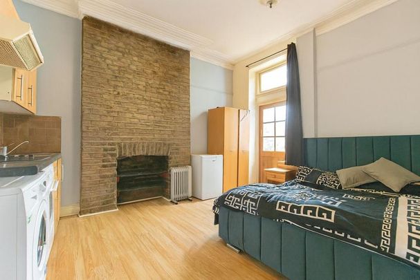 Studio to rent - Photo 1