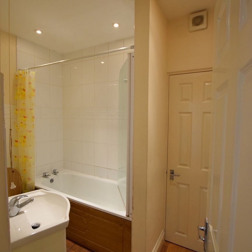 1 bed Apartment - To Let - Photo 1