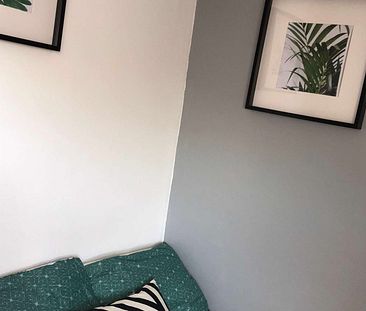 Bright and airy Large double room in the city centre Room 4 - Photo 4