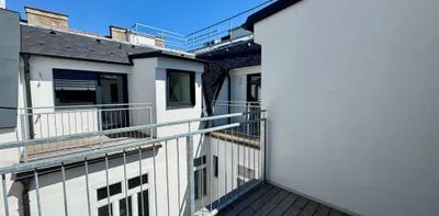 #SQ - ERSTBEZUG NÄHE SCHÖNBRUNN! STILVOLLE DACHGESCHOSSWOHNUNG MIT 2 TERRASSEN - Photo 2