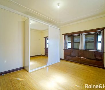 Charming Family Home in Penshurst - Photo 4