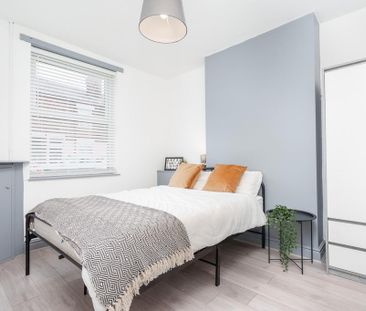 4 bedroom terraced house to rent - Photo 2