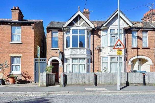 Cassio Road, Wd, Watford, WD18 - Photo 1