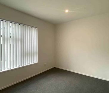 Beautifully Presented Townhouse - Photo 3