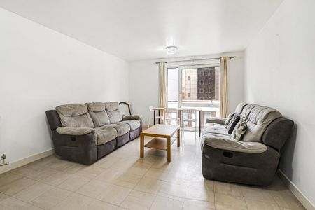 3 bedroom flat to rent - Photo 2