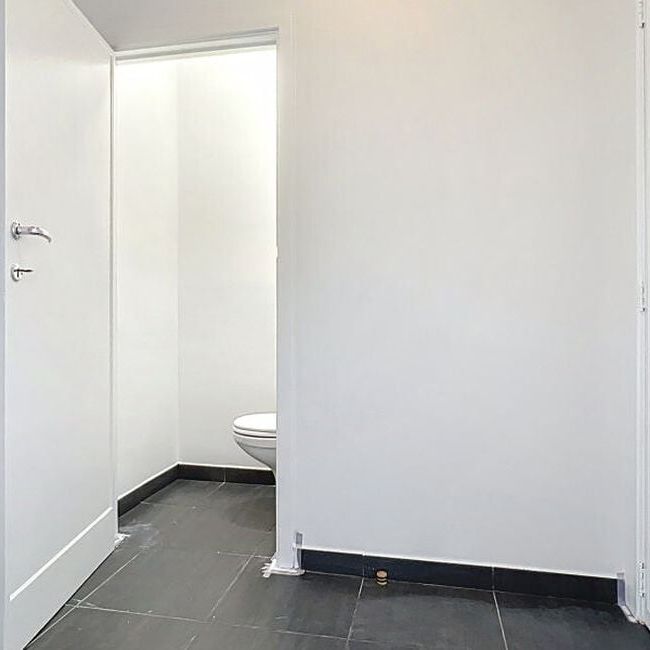 Appartement te huur in Laken voor € 875 met 1 slaapkamer - Foto 1