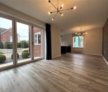 Elizabeth Close, Wellington, Somerset, TA21 - Photo 2