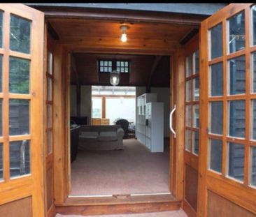 1 Bed Detached House, Knighton Grange Road, LE2 - Photo 2